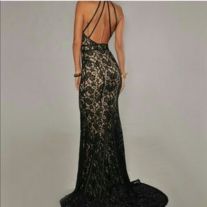 BACKLESS 😍 lace dress with a train down the back!